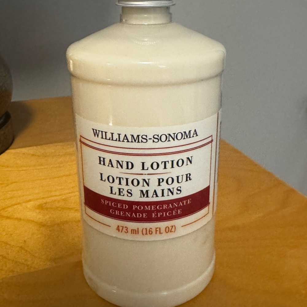 Williams Sonoma Cream Hand Lotion with Spiced Pomegranate